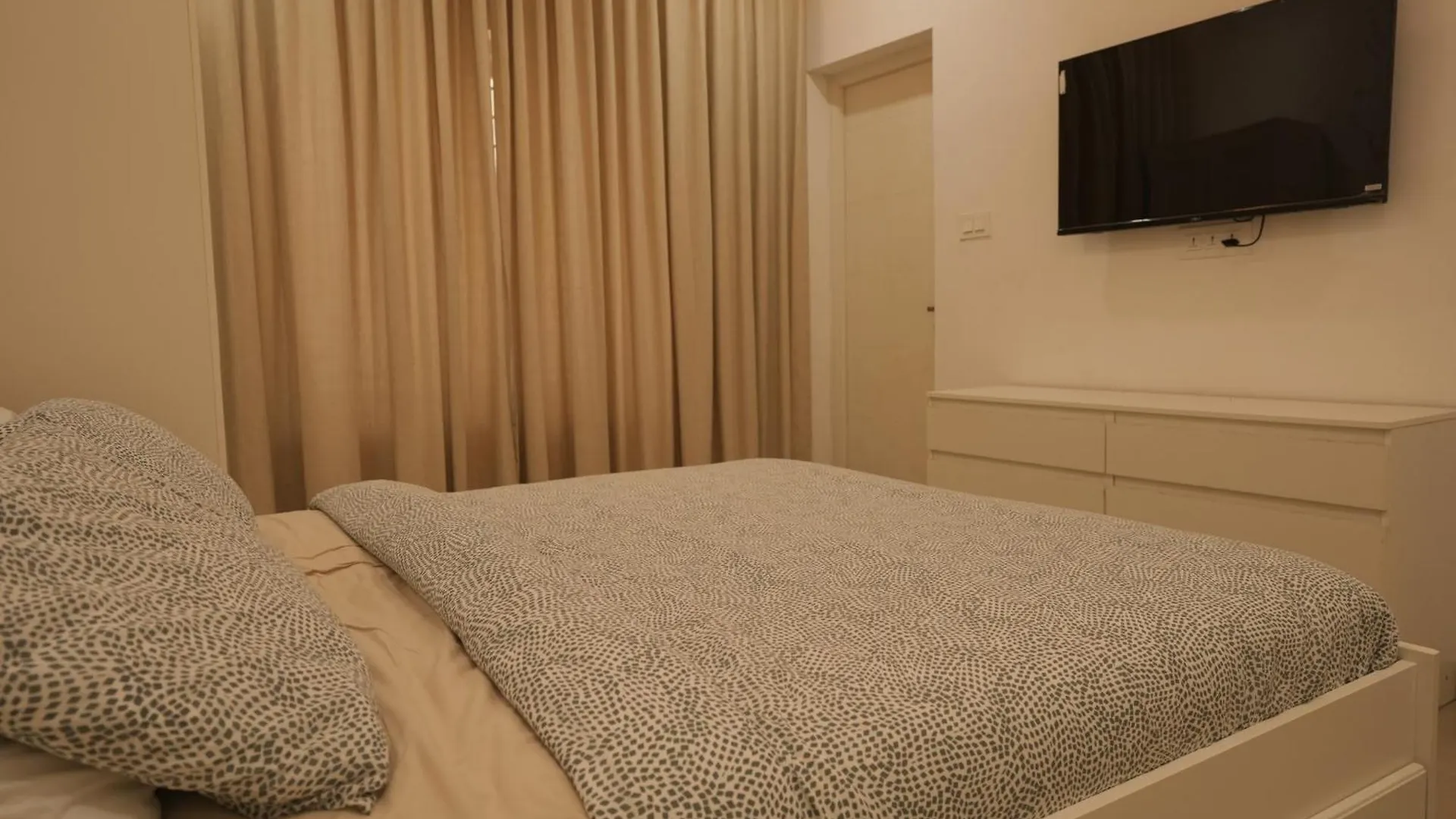 Homestay Opel Homes - Family Retreat Near Airport Nedumbassery